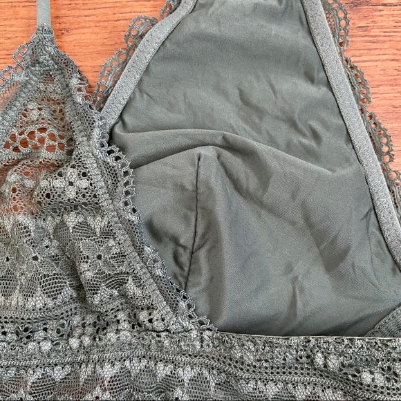 Victoria Secrets Bralette - Picture 3 of 4